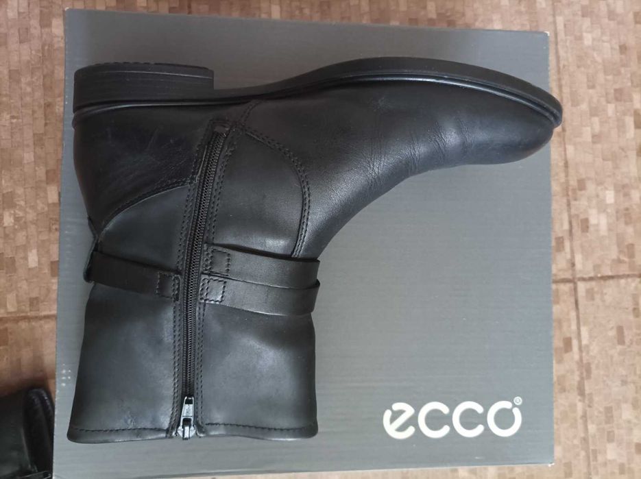 Осінні жіночі чобітки ECCO розмір 38