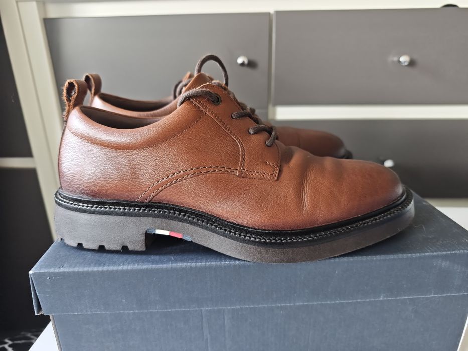 Tommy Hilfiger roz. 43 (42)