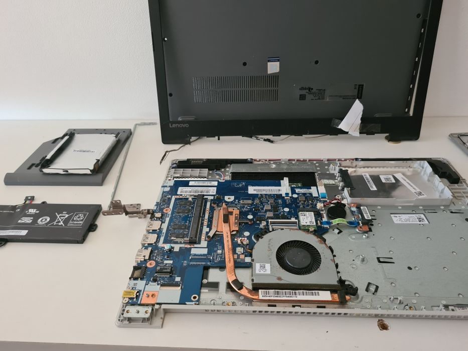 Lenovo ideapad 320 - 15IKB para peças