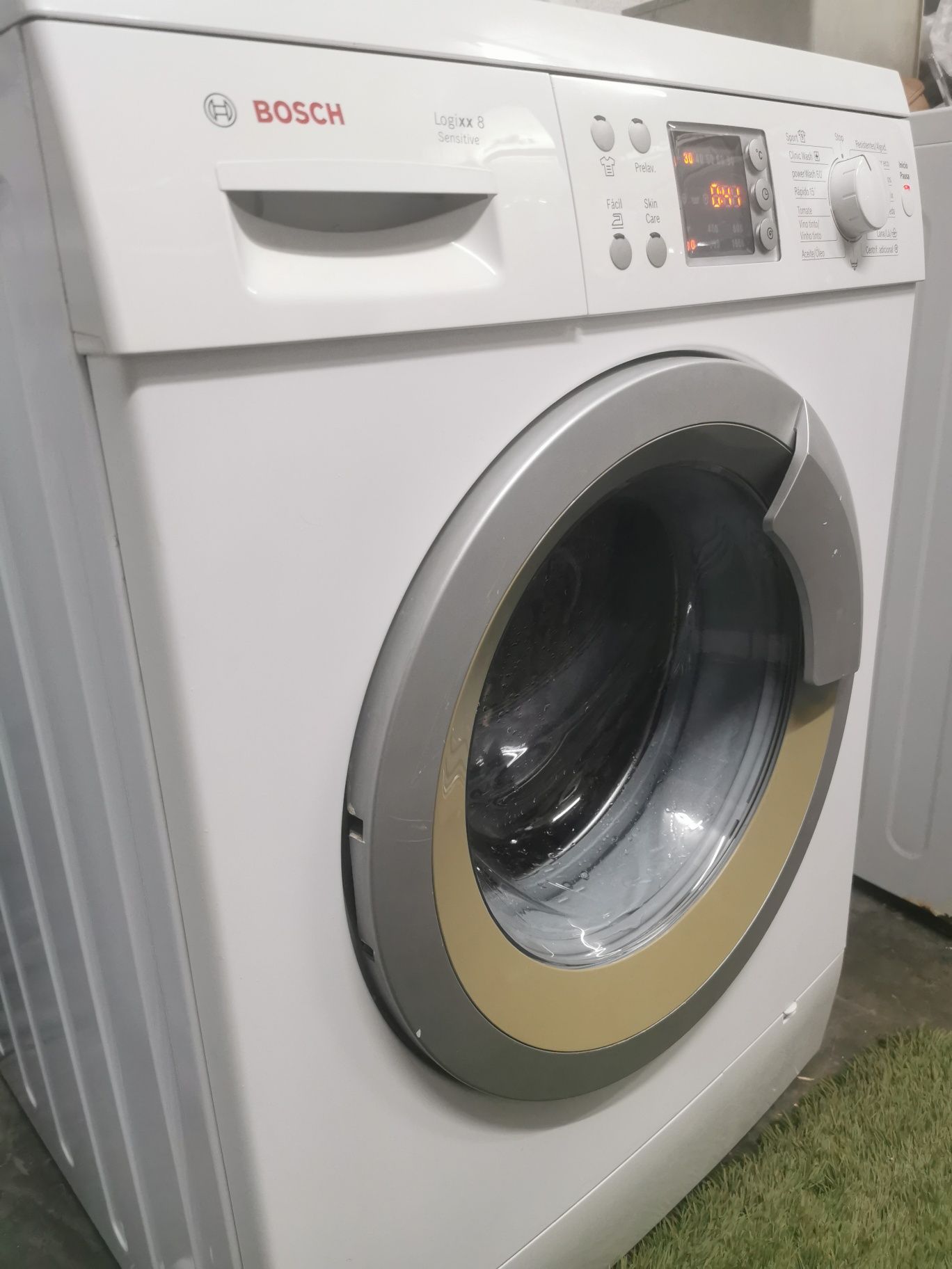 Máquina lavar roupa bosch 8kg  faço entrega
