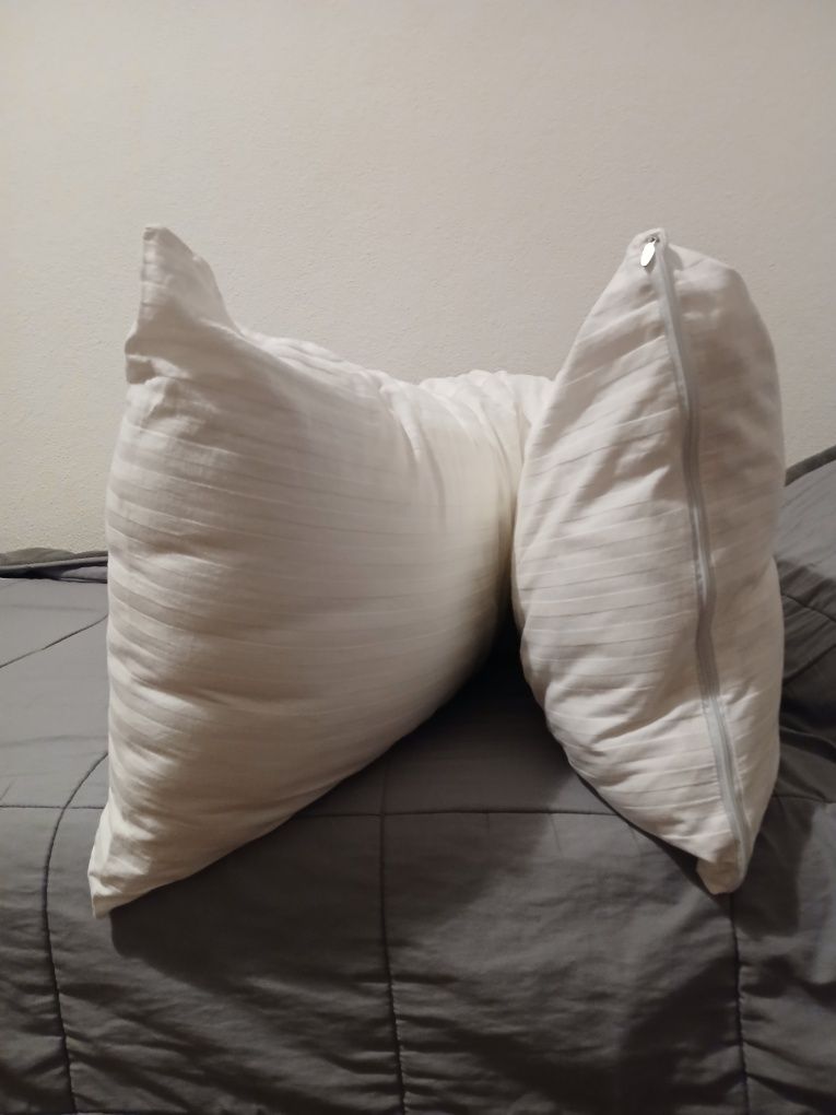 Travesseiro para cama com  duas  capas