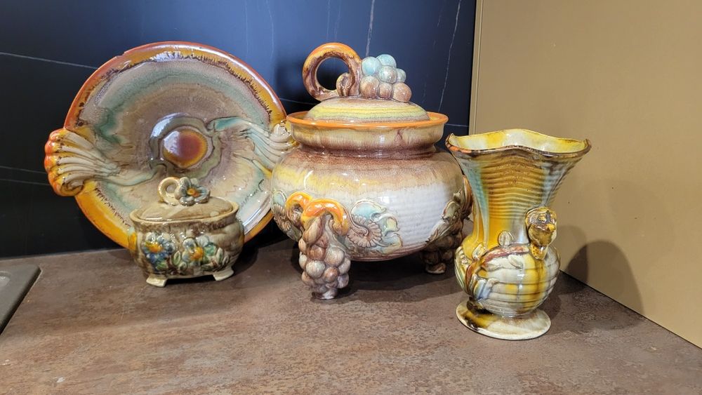 Piękny  niepowtarzalny Komplet przedwojenny dekoracyjny. Porcelana .