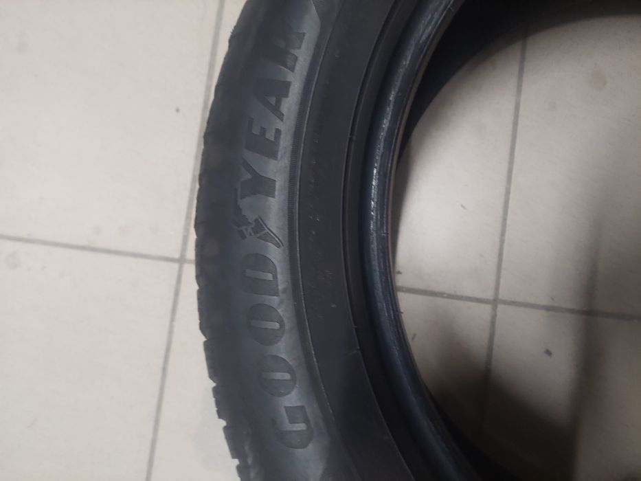 Пара зимової гуми зима зимня GoodYear R17 225 55