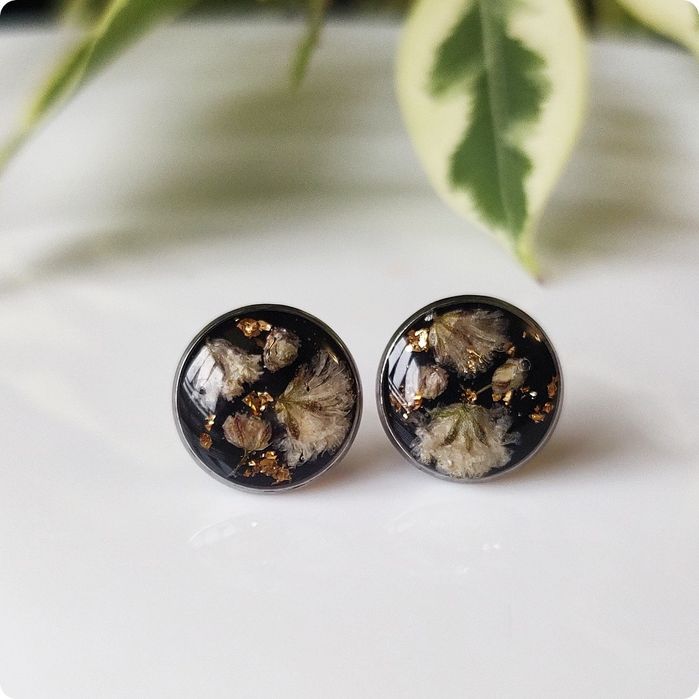 Kolczyki sztyfty z gipsówką