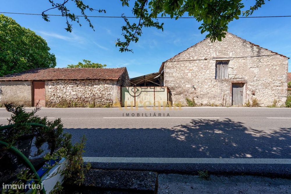 Barracões com 2832m2 de terreno - Zambujal - Atouguia