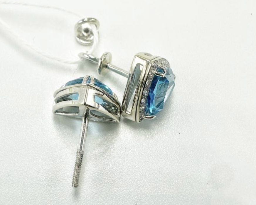 #сережки# золото 585# длина 2,9 см# топаз# цирконий#