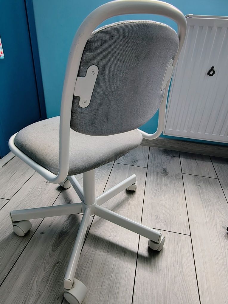 Dziecięce krzesło biurkowe Ikea