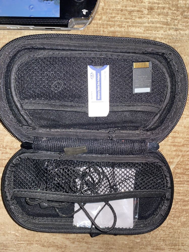 Портативная игровая консоль Sony Playstation Portable PSP-1006 .