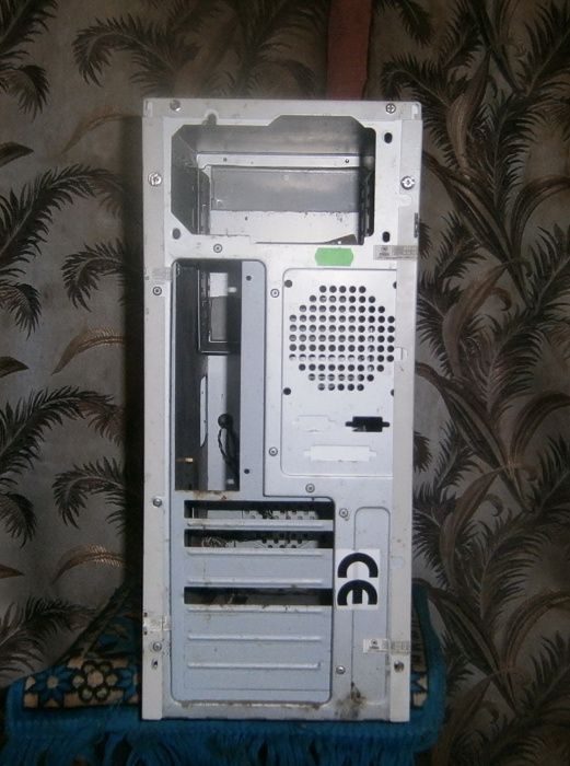 Старый корпус компьютера