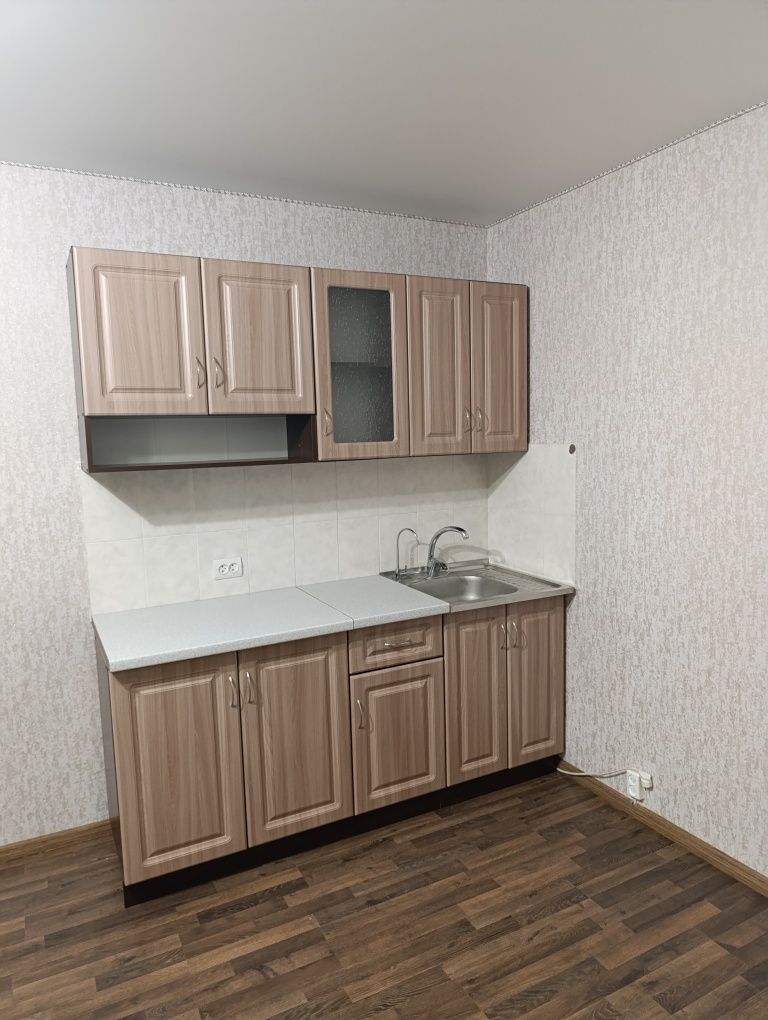 Продаж великої кімнати з ремонтом, вул. Яцика 8/1