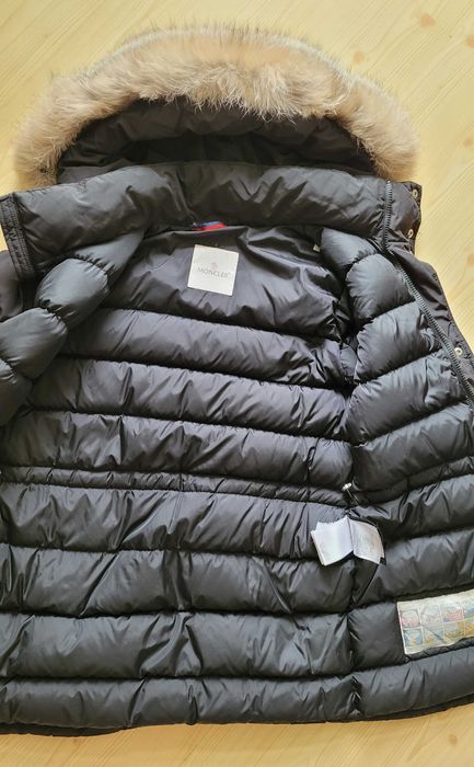 Sprzedam oryginalną kurtkę puchową Moncler