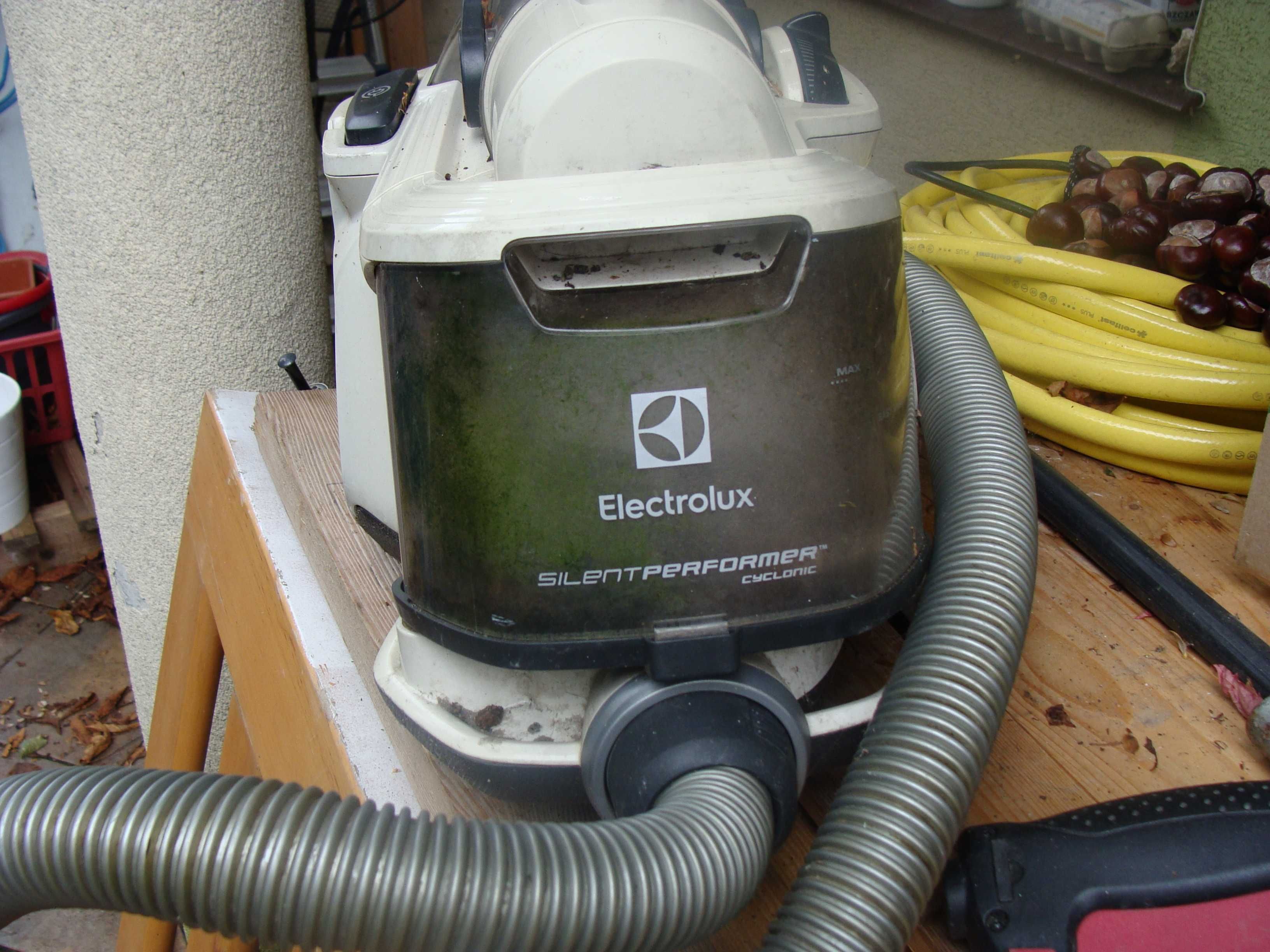 Odkurzacz bez workowy Electrolux uszkodzony (M)