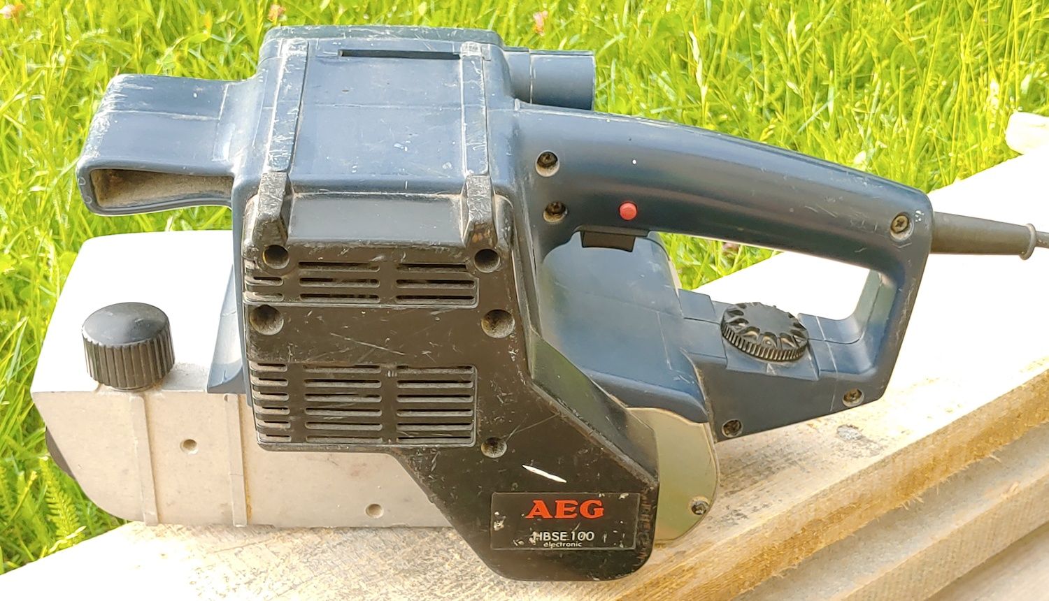Szlifierka taśmowa tzw. czołg AEG Atlas Copco HBSE 100
