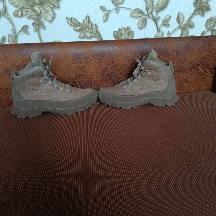 Черевики  берці .