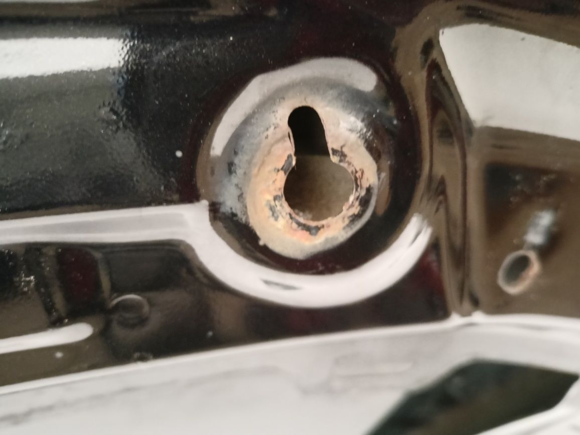 Skoda Octavia III 3 lift FL 5E 5E0 17- maska pokrywa silnika grad