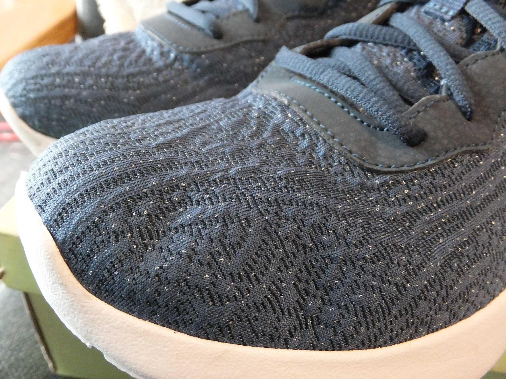 Buty Skechers Dynamight rozmiar 42