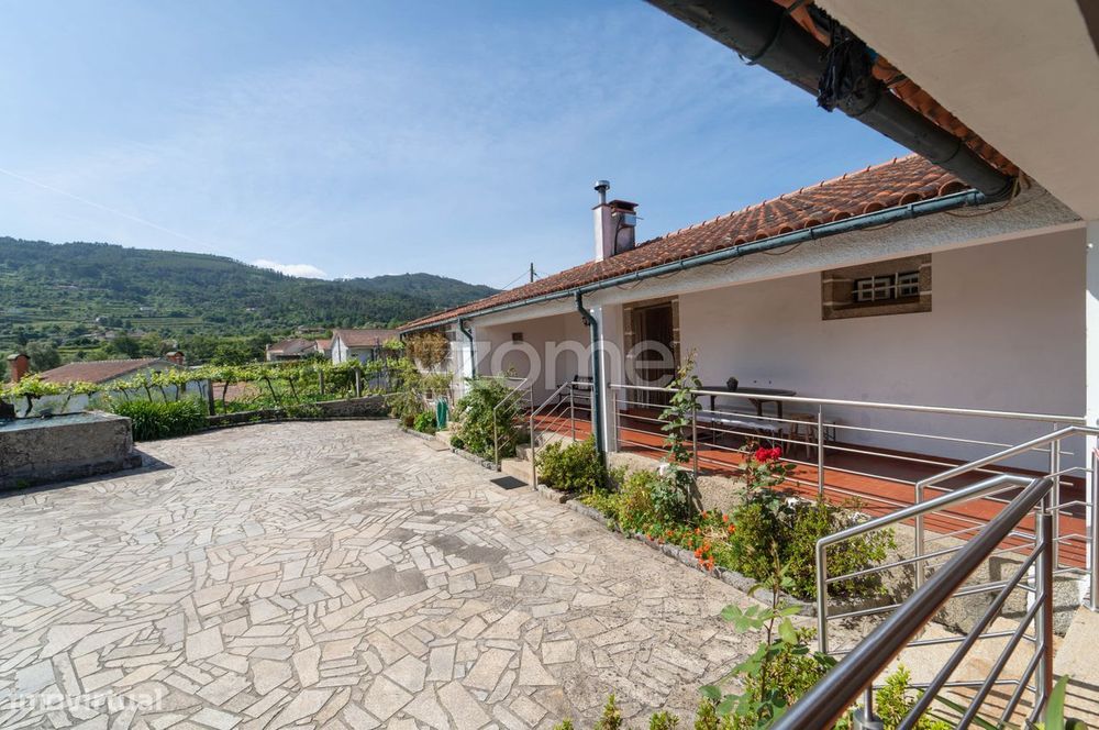 Moradia com terreno de 10 545m2, Beiral do Lima, Ponte-Lima