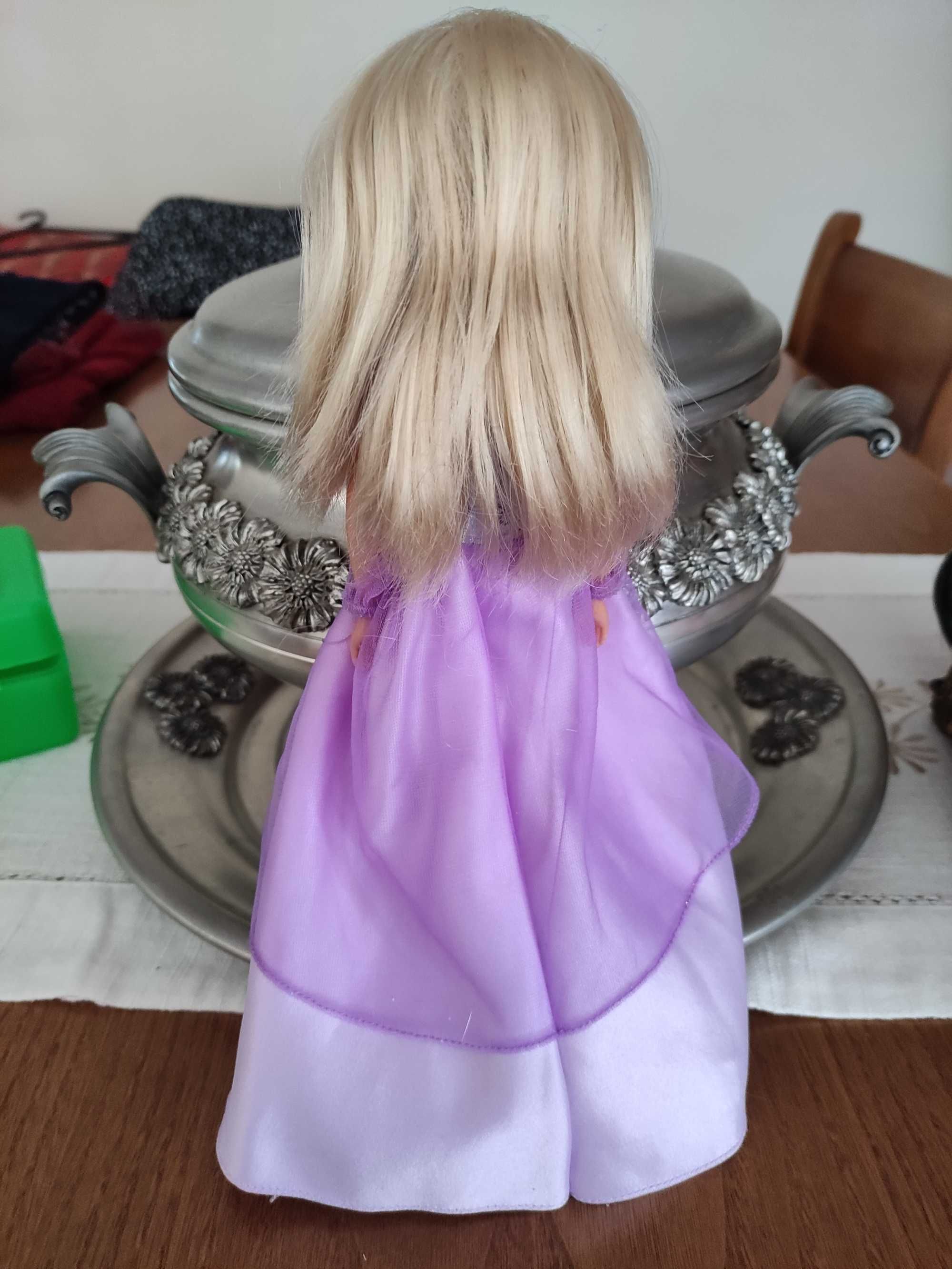 Bonecas Barbies Com Roupa e Acessórios