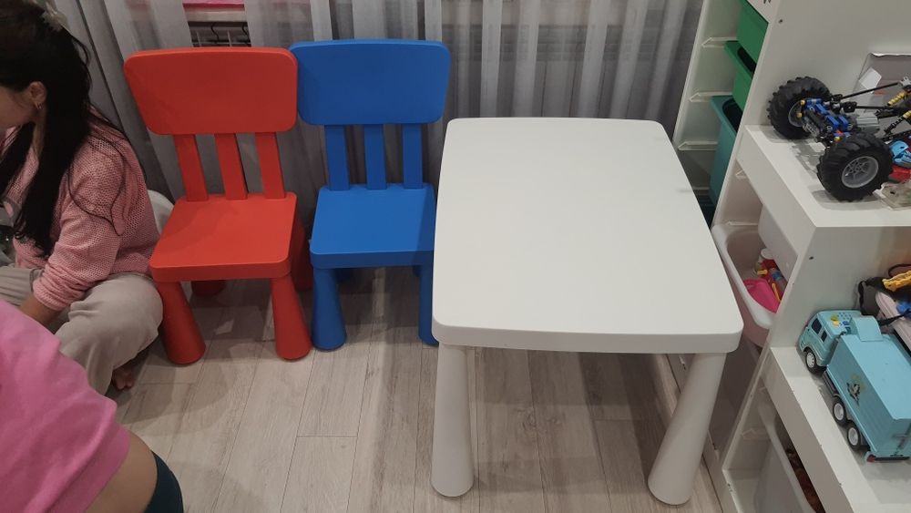 Стіл дитячий ikea, дитячий столик та стульчик ikea