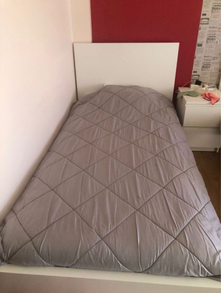 Cama IKEA com estrado e colchão