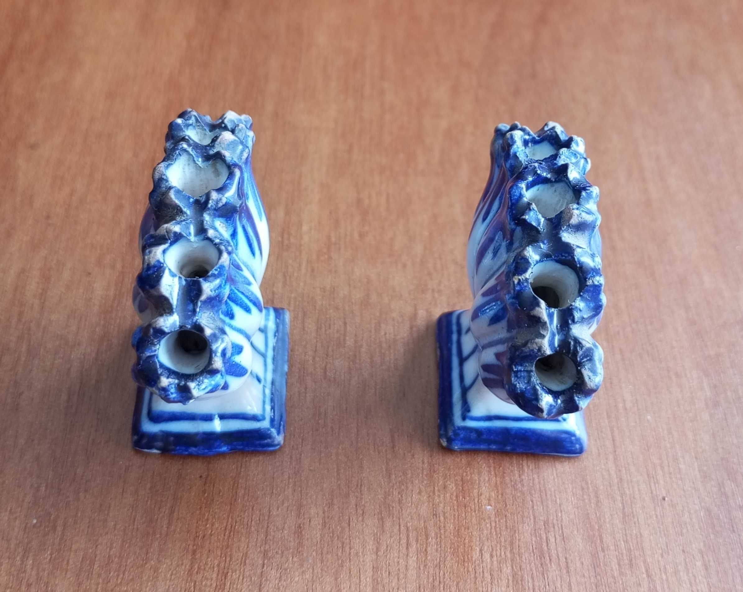 Antigo par de pequenas jarras cinco dedos em faiança séc. XIX