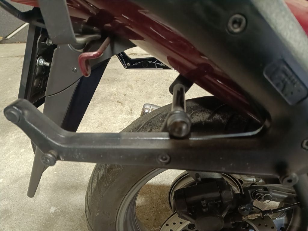Króćce gaźnika xj 900, gmole , portki. Stelaż kufrów givi