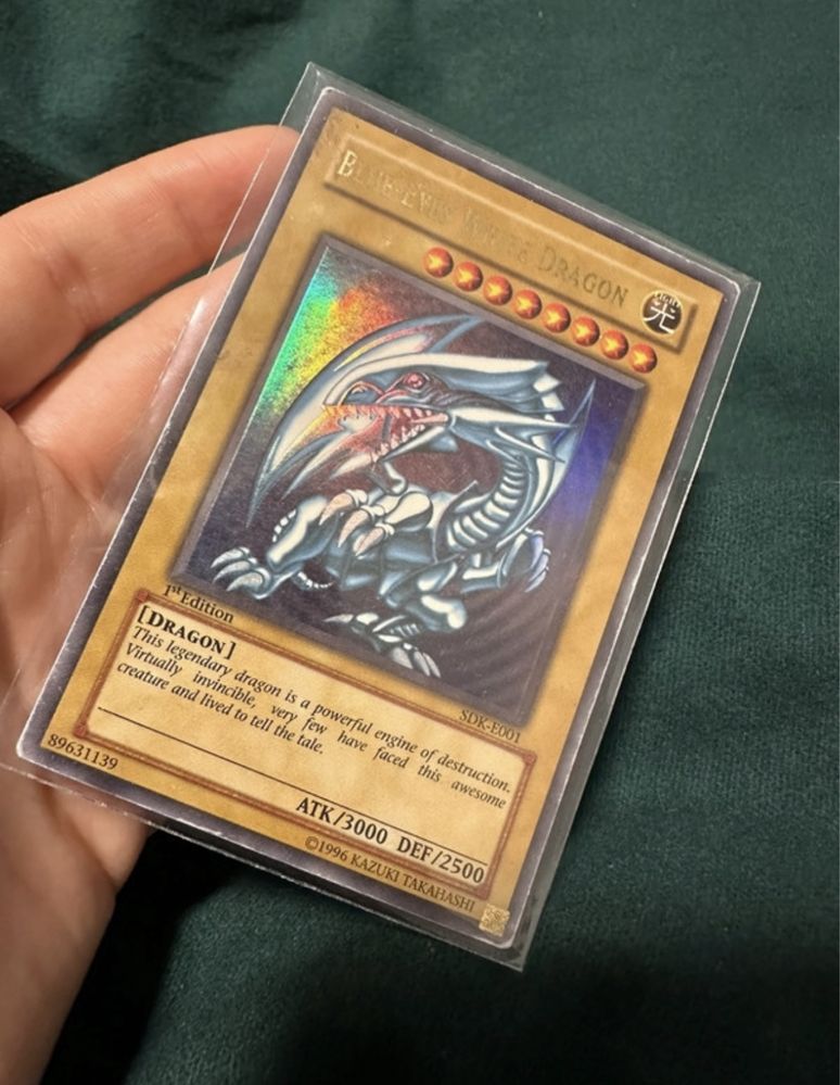 Karta Yu Gi Oh Blue eyes white dragon SDK E001