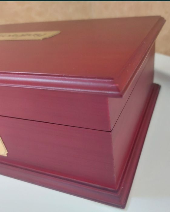 Шкатулка деревянная