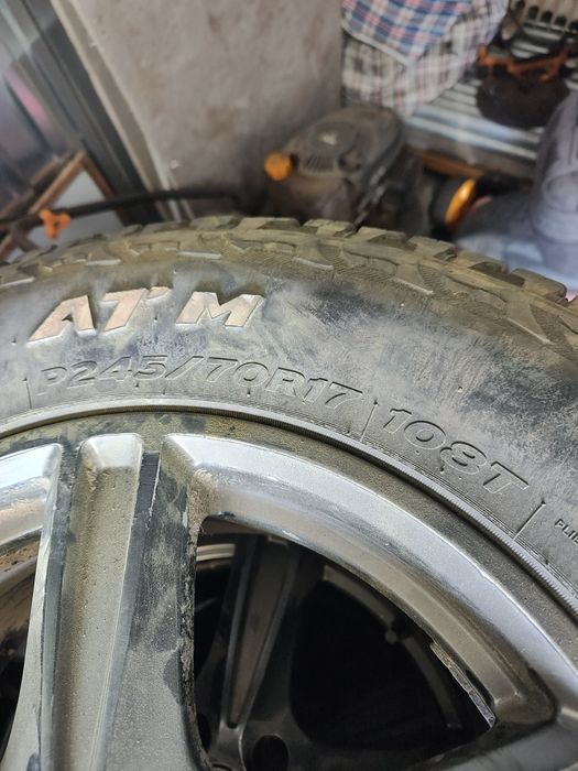 Aluminiowe felgi z oponami  Hankook 245/70/17