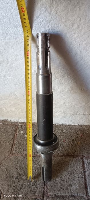 Eixo com ligação a tomada de força trator