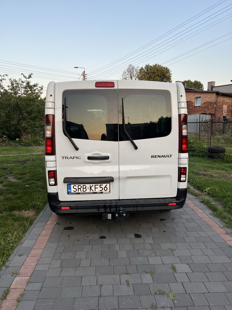 Wynajem busa 9-osobowego