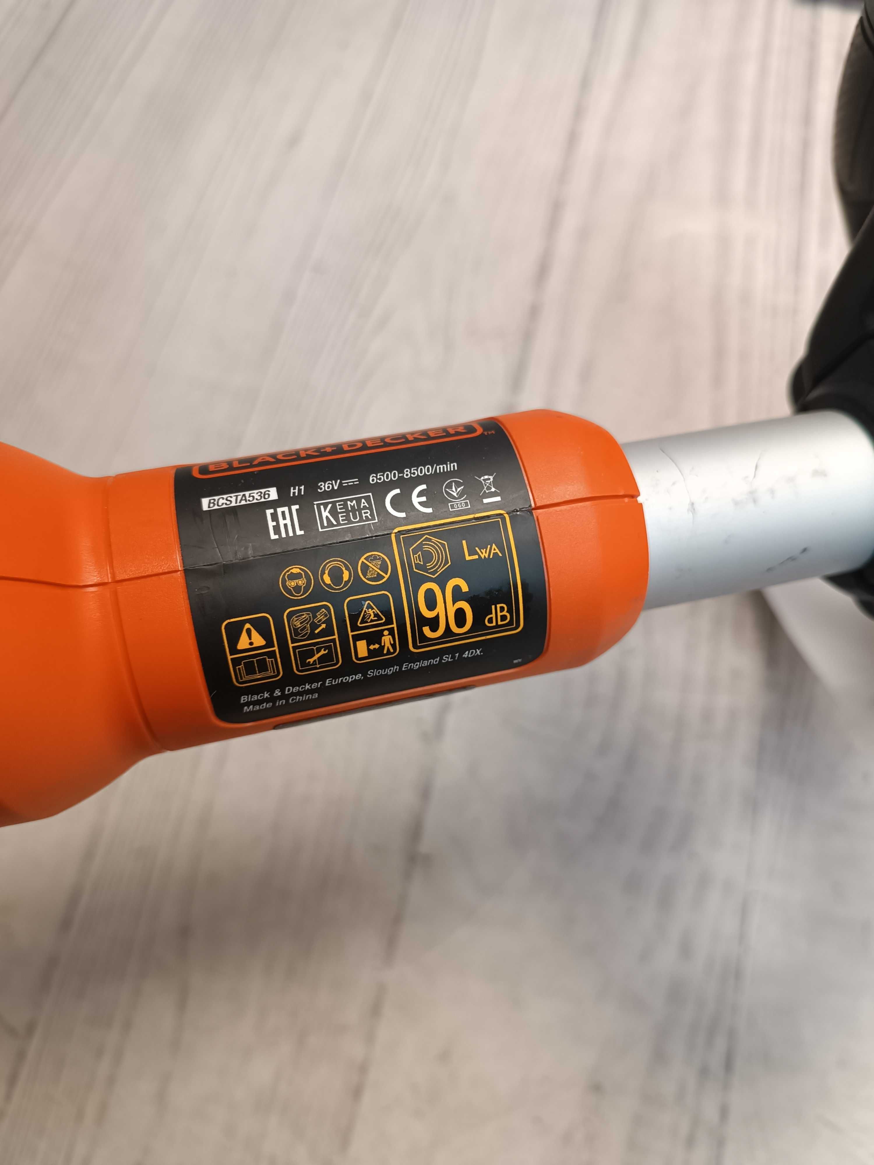 BLACK+DECKER BCSTA536L1 Безщітковий Тример акумуляторний 36 В, 33 см