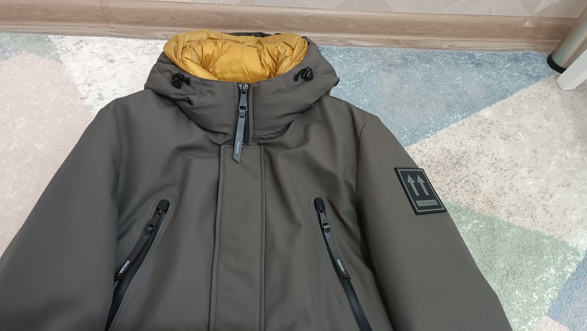 Зимова куртка Vivacana, розмір S