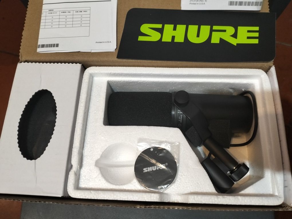 Microfone profissional da marca Shure SM 7B