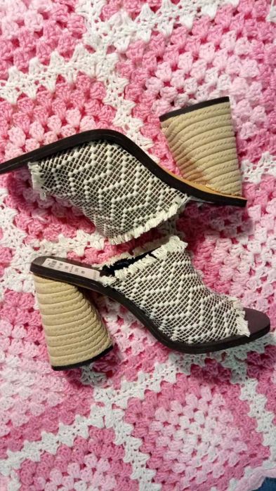 Шлепанцы "Dolce Vita" (р. 39). Оригинал! Новые!