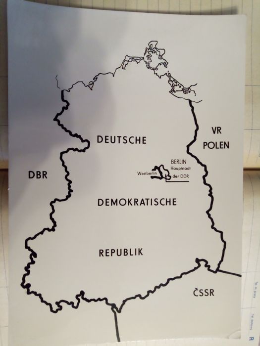 Pocztówka NRD – mapa Niemieckiej Republiki Demokratycznej z zaznaczony