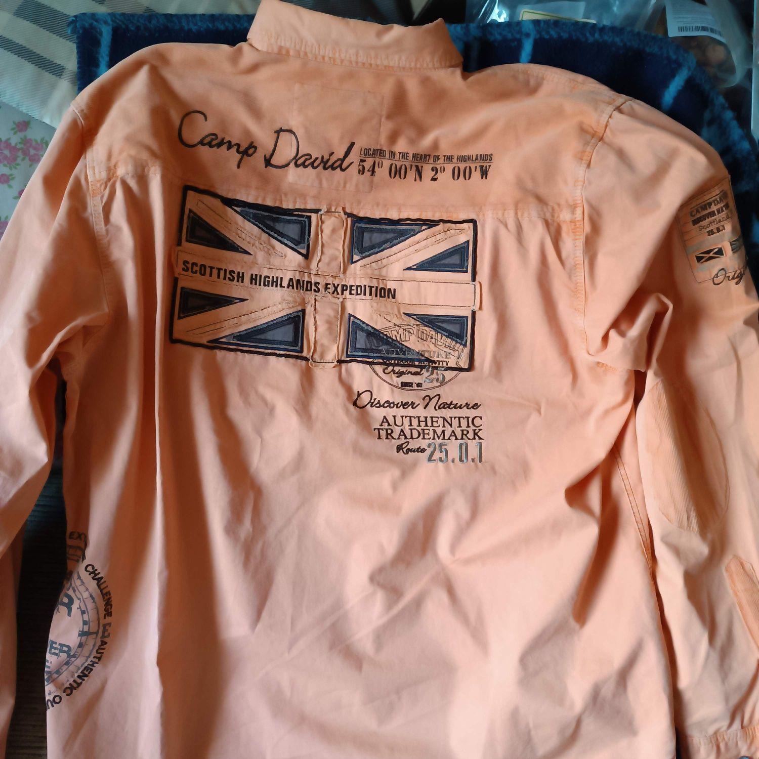 Koszulka Camp David roz XL.

Stan BDB

Szczegółowe wymiary:

długość c
