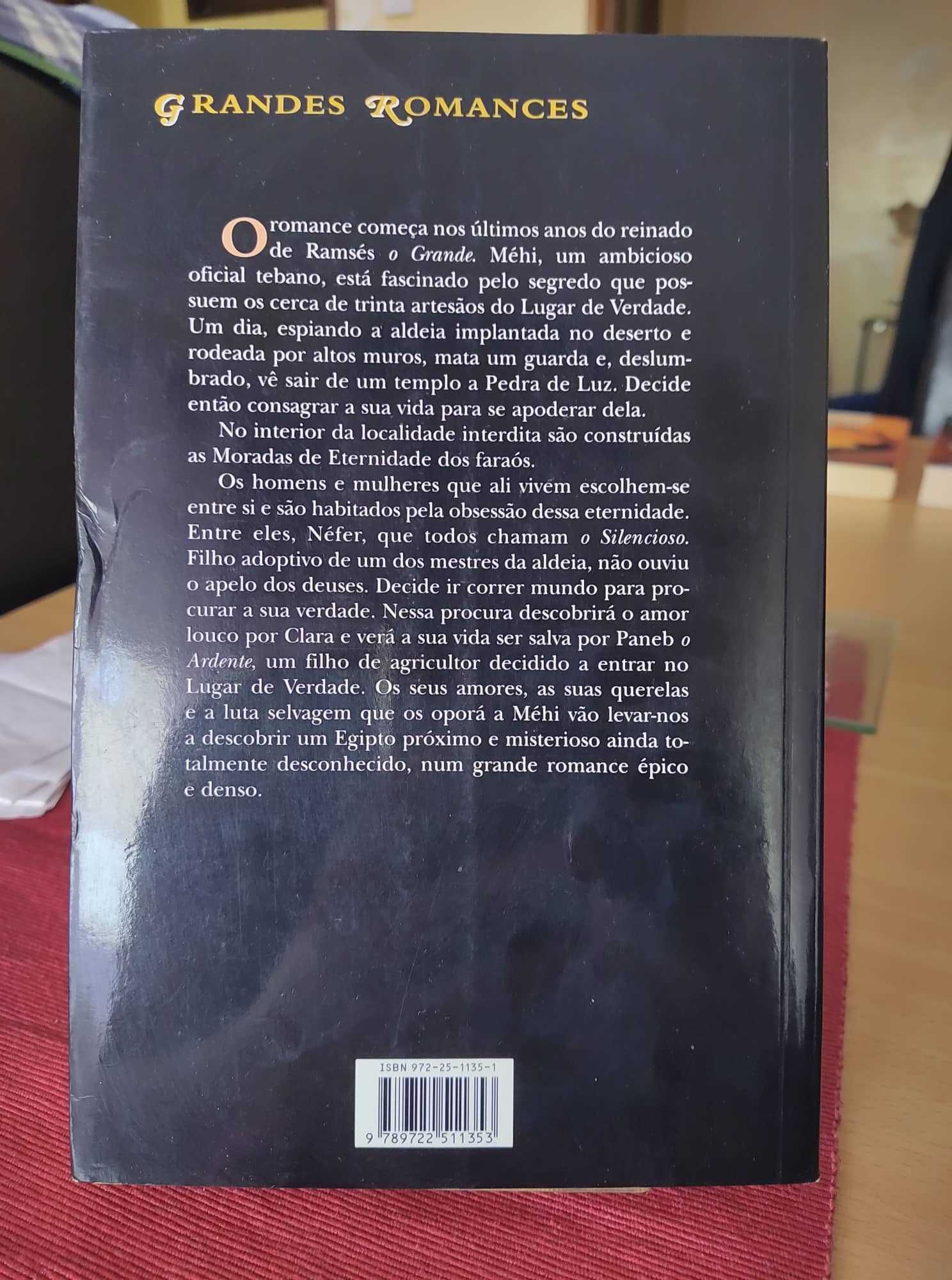 Livro “A pedra de luz - Néfer, o silencioso”