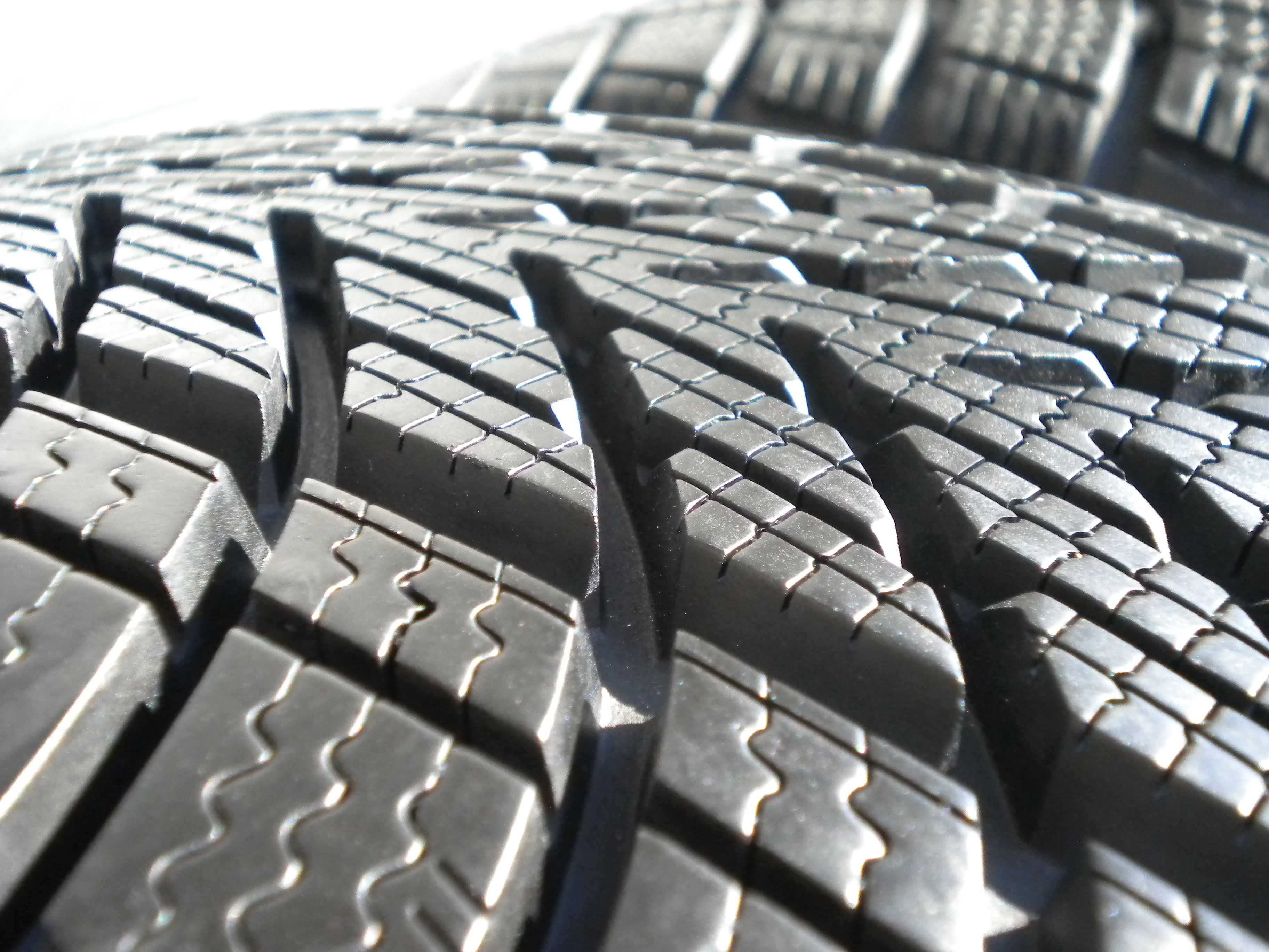 4x Opony zimowe Goodyear Ultragrip Performance 3 205/60R16 92H