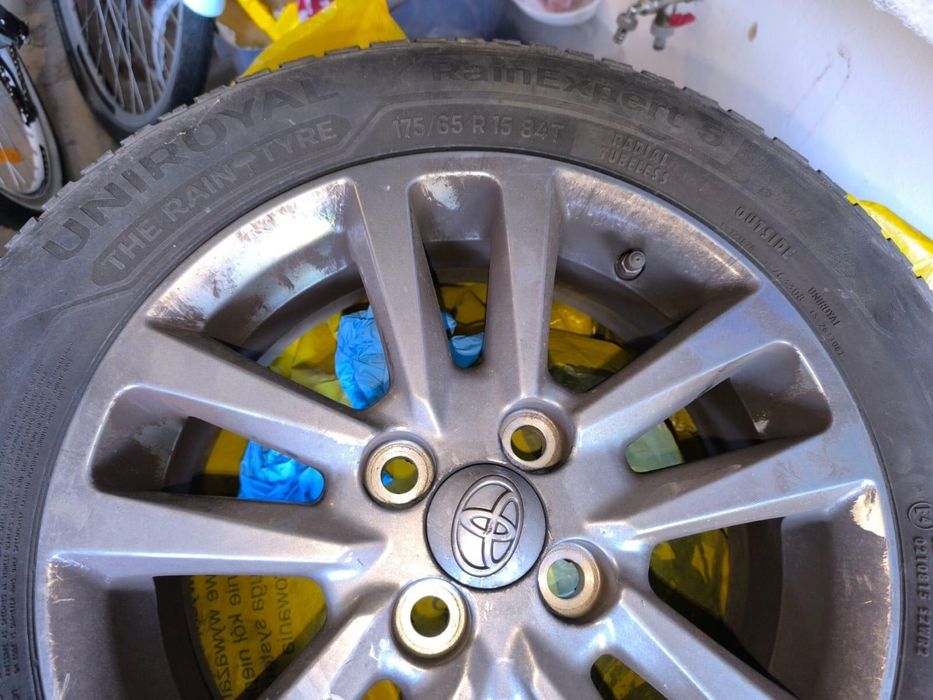 Kpl 4 kół ( alufelgi + opony ) od Toyoty Yaris 15’