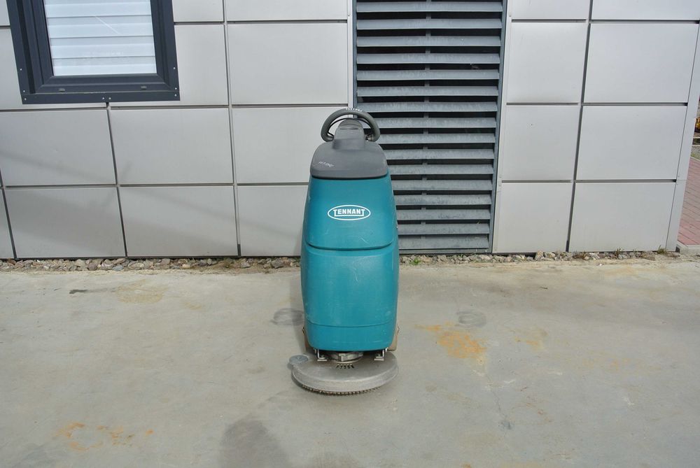 Myjka szorowarka automat myjący Tennant T3
