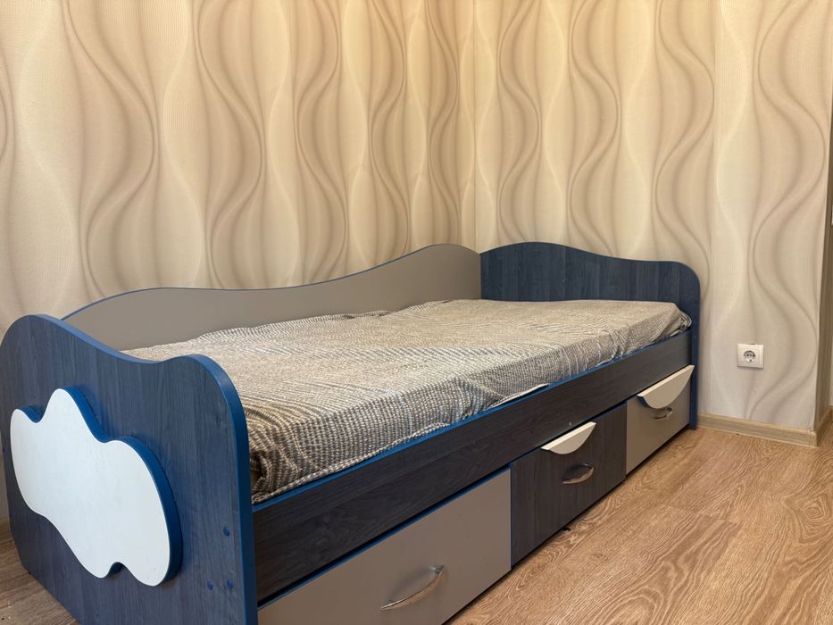 Комплект меблів для дитячої/підліткової кімнати