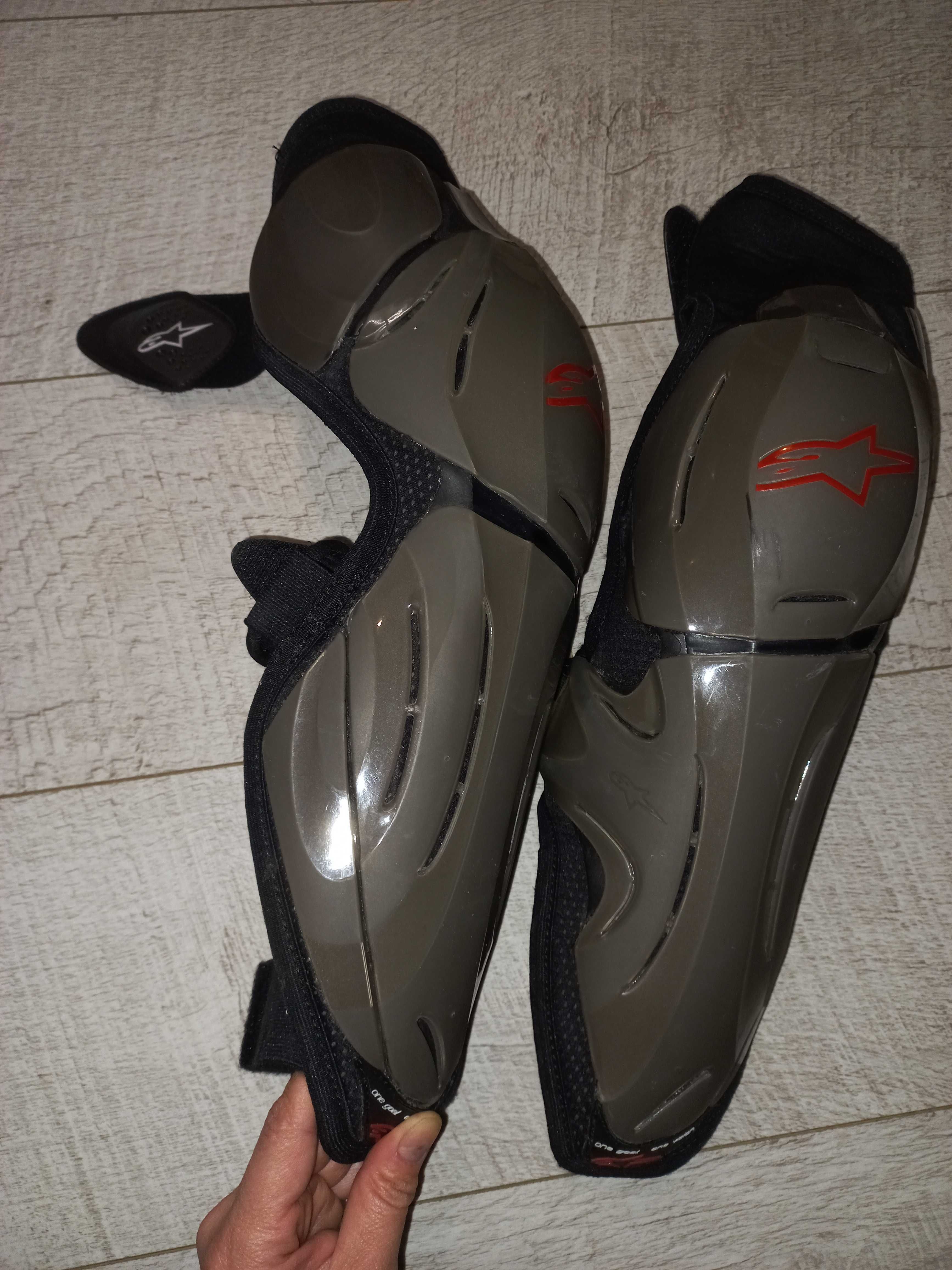 Мотонаколінники / захист колін ALPINESTARS BIONIC SX TITANIUM