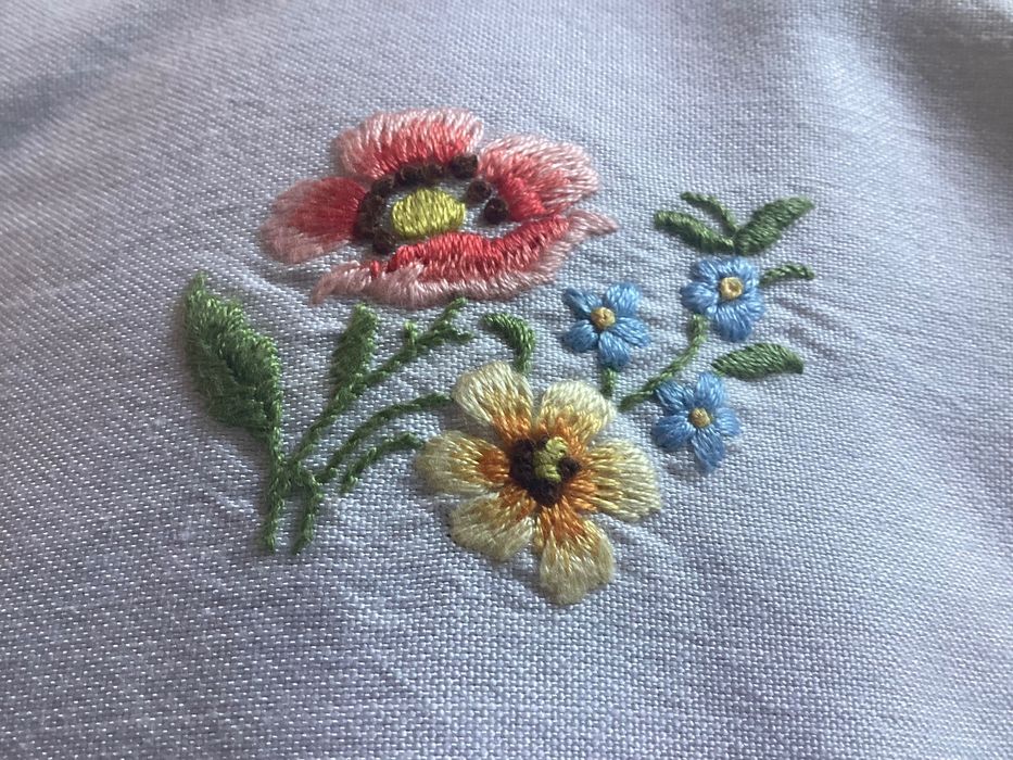 Вышивка Розы ковровая вышивка 40/40 см