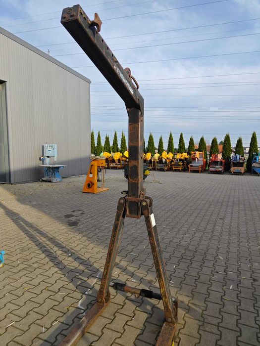 Widły samopoziomujące marki KINSHOFER model KM 401-01 rok 1995 używane