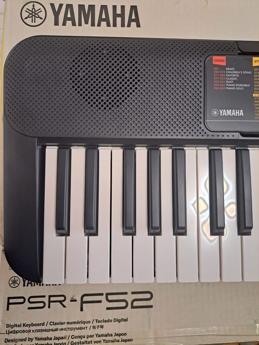 Синтезатор YAMAHA PSR-F52