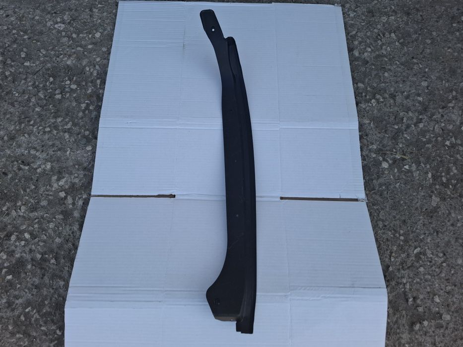 Listwa uszczelka drzwi lewych przednich volvo v40 II v40 cc