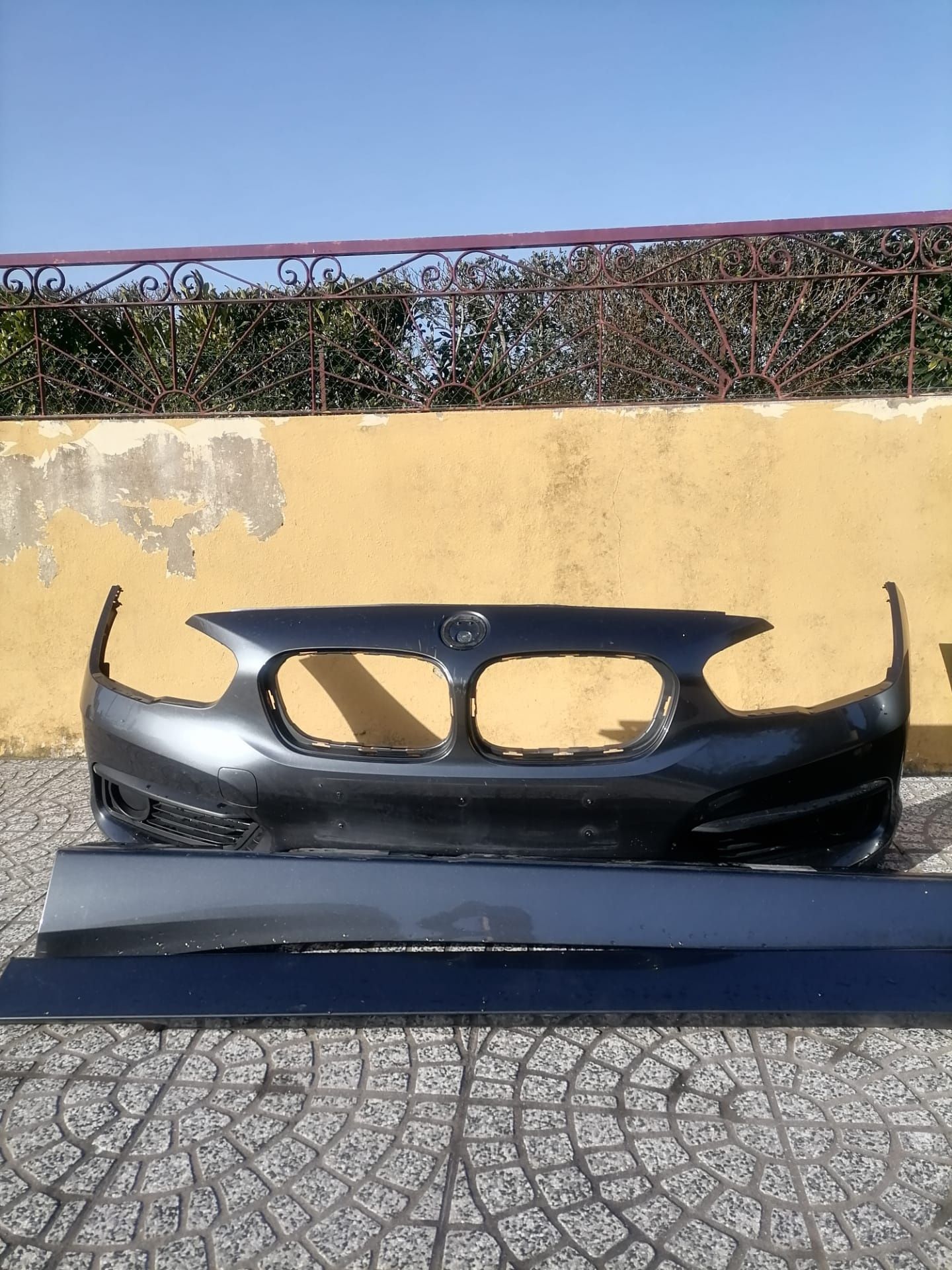 Vendo volante de bmw e parachoques e capas de espelho