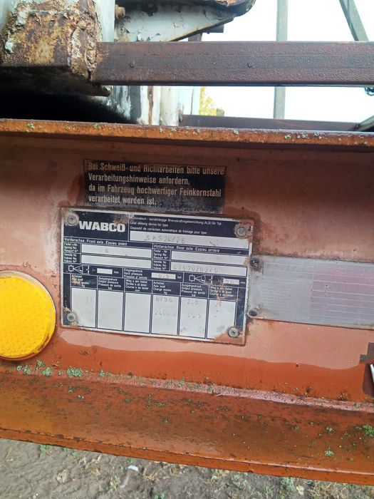 Напiвпричiп самоскид