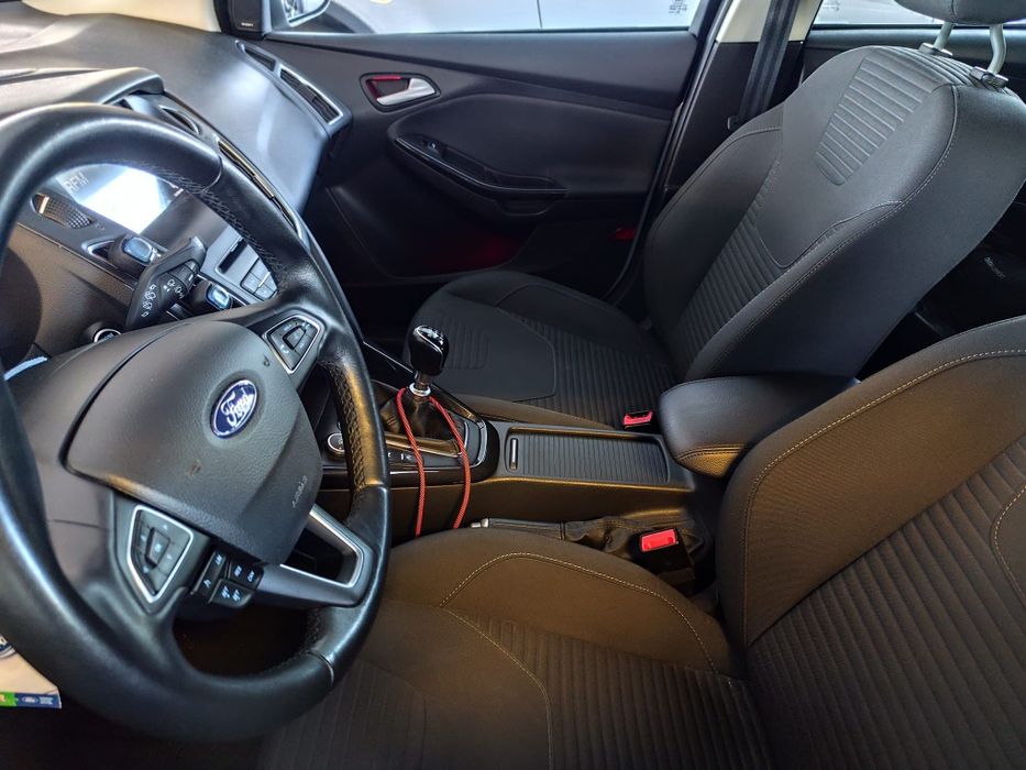 Ford Focus Titanium tdci 1.5 diesel